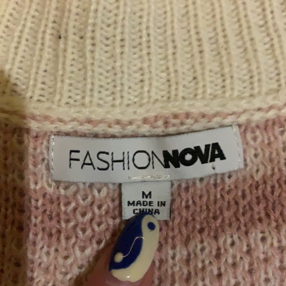 Cute sweater from fashion nova - Picture 2 of 2